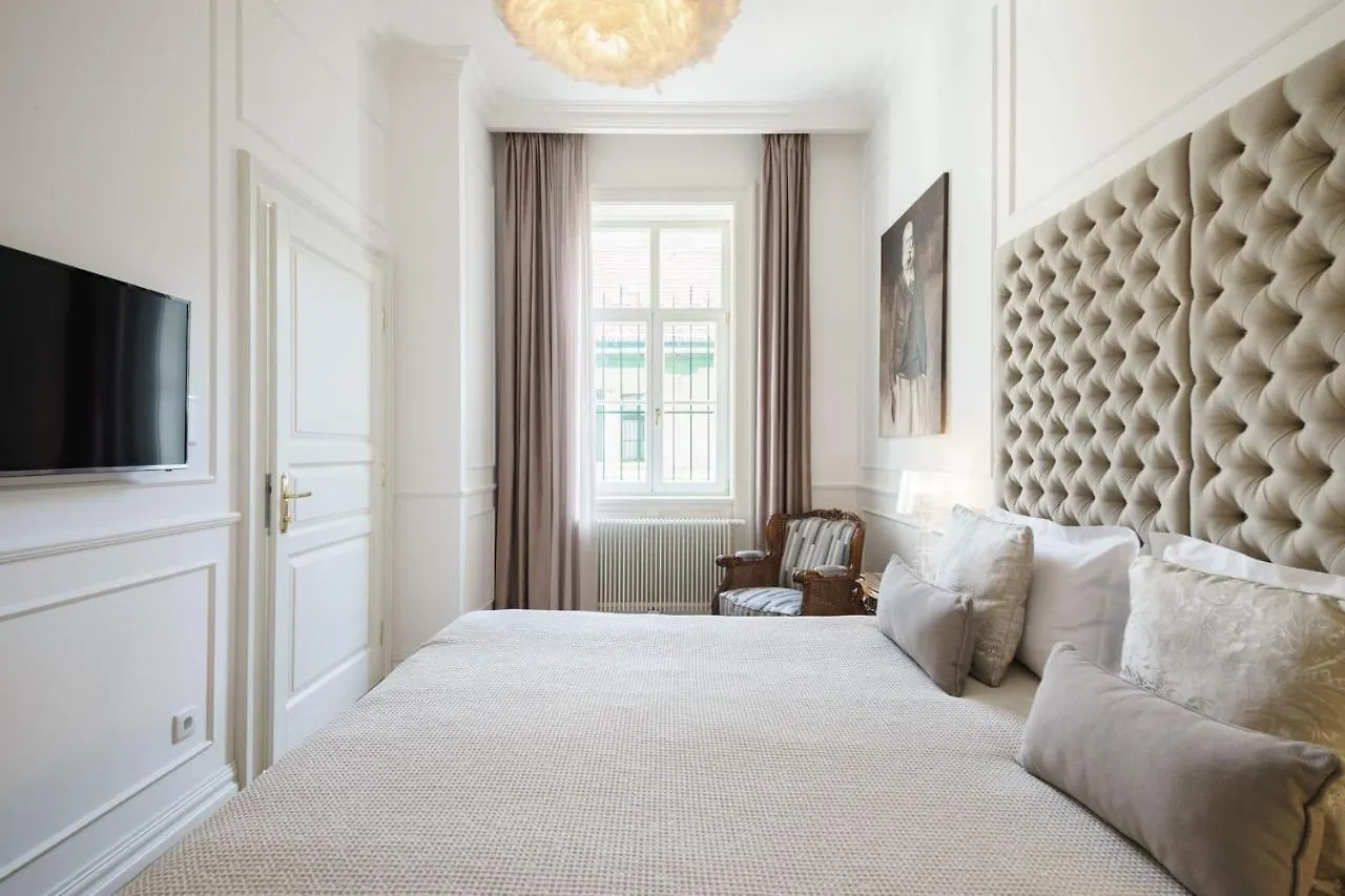 Broadway Residence Budapest 0*,  Hungary